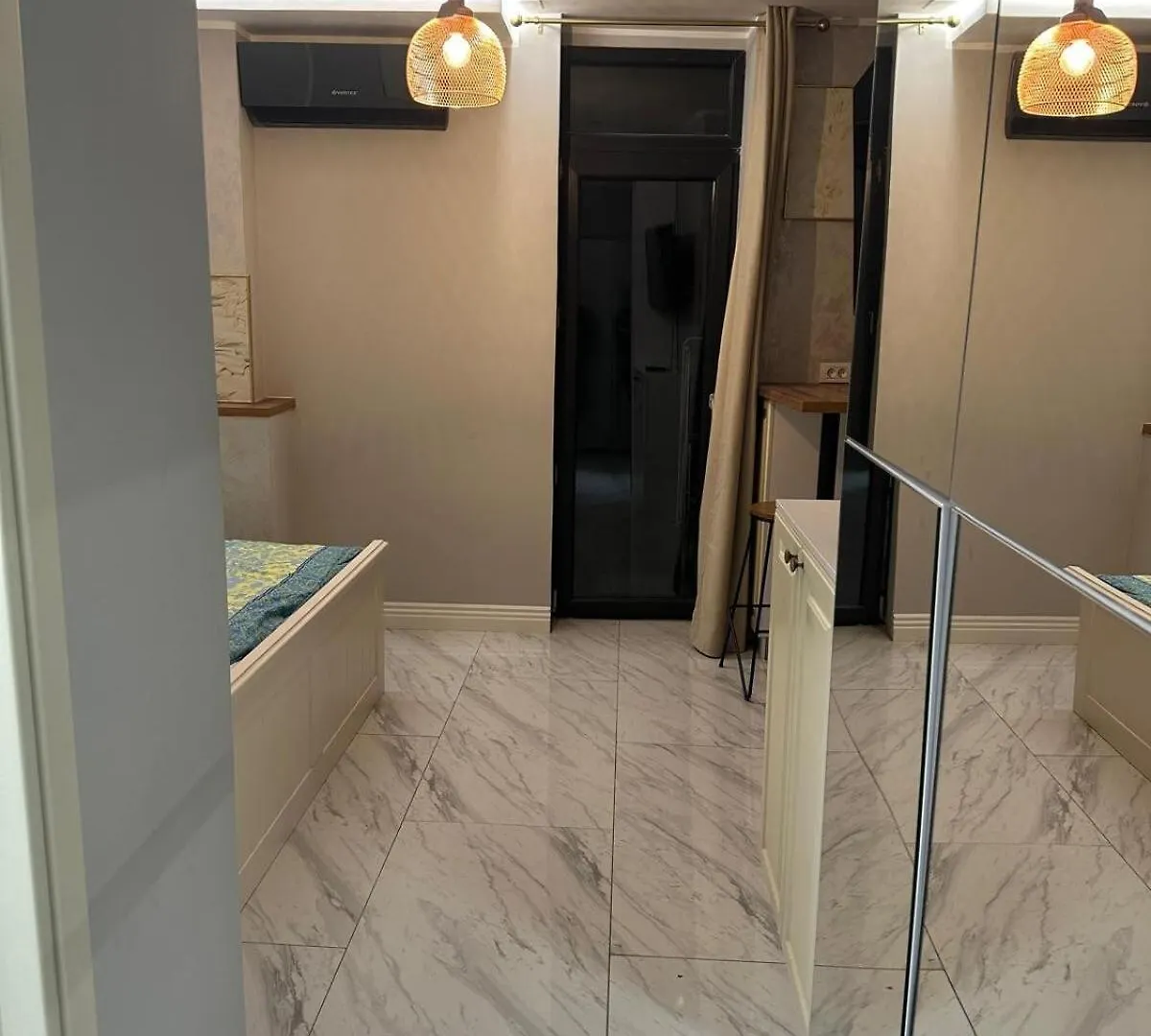 Minimal Studio In Hearth Of Old Town Bucarest